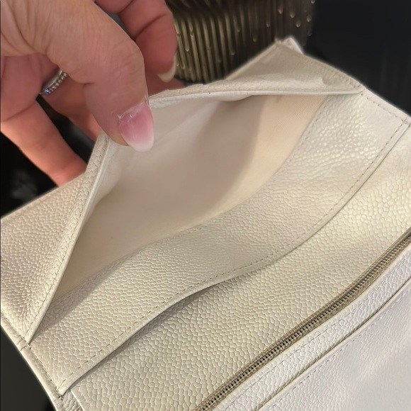 Chanel White Caviar Leather Wallet with Unbranded Silver Crossbody Chain - Picture 7 of 16